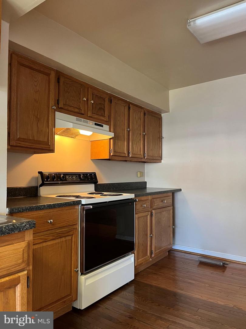3723 Tavern Way Property Photo 9