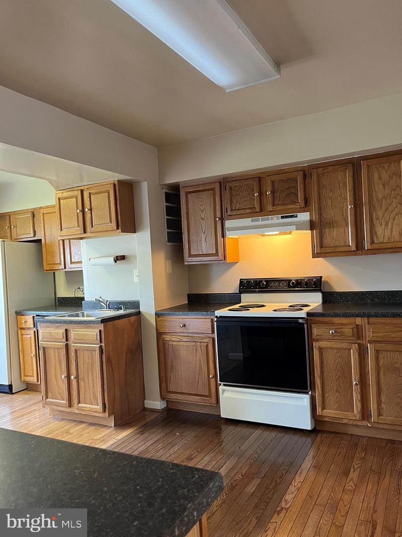 3723 Tavern Way Property Photo 10