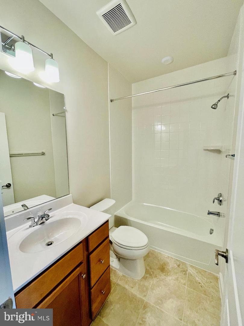 17912 Woods Overlook Dr Property Photo 4