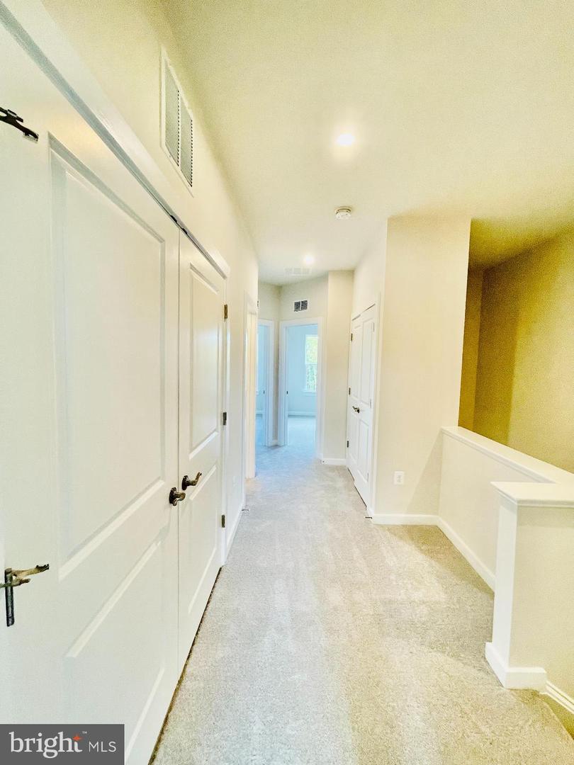 17912 Woods Overlook Dr Property Photo 10
