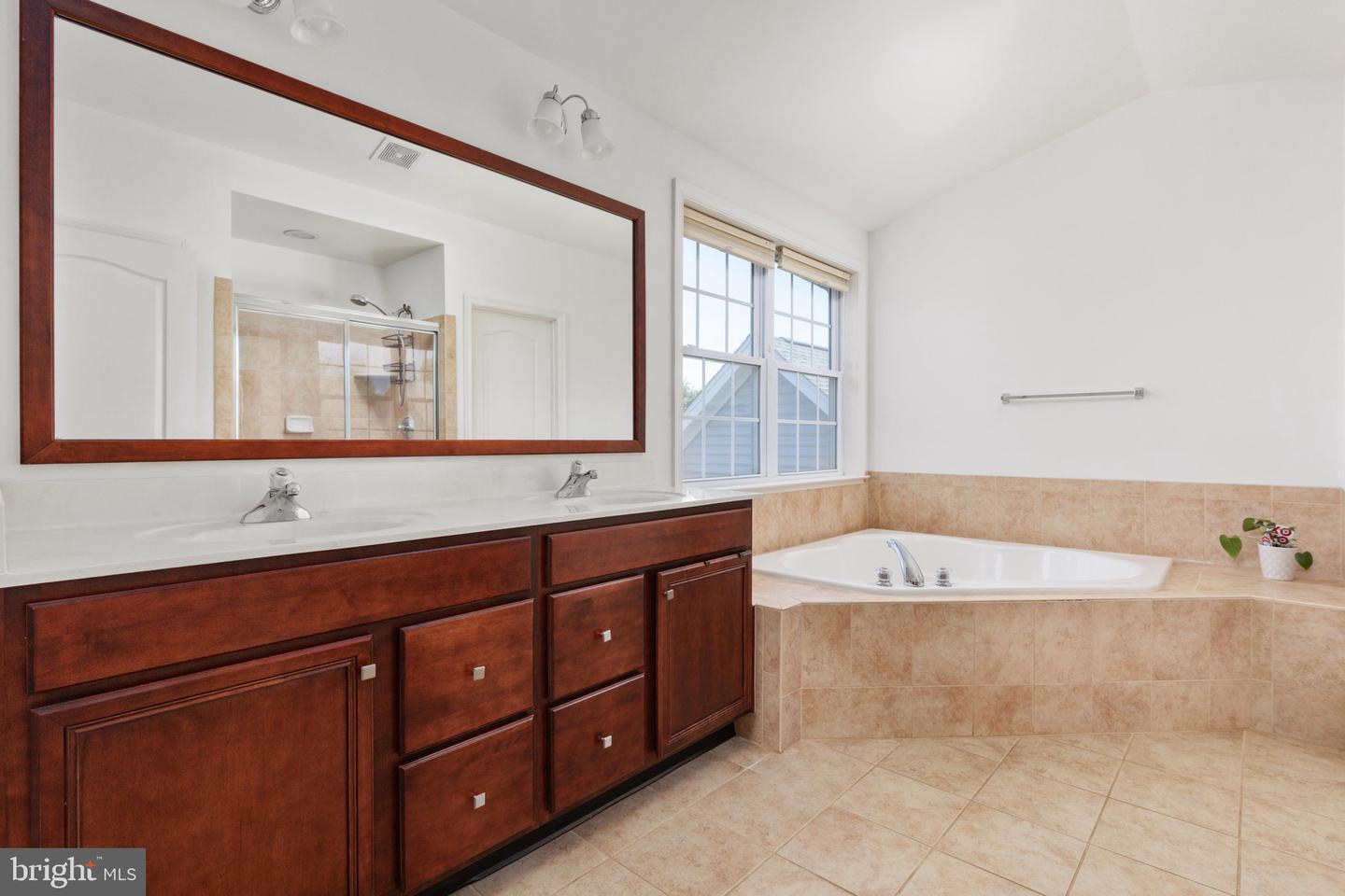 15610 Admiral Baker Cir Property Photo 26