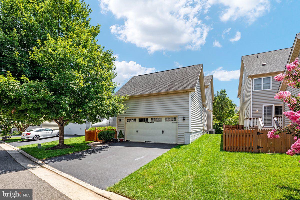 15610 Admiral Baker Cir Property Photo 43