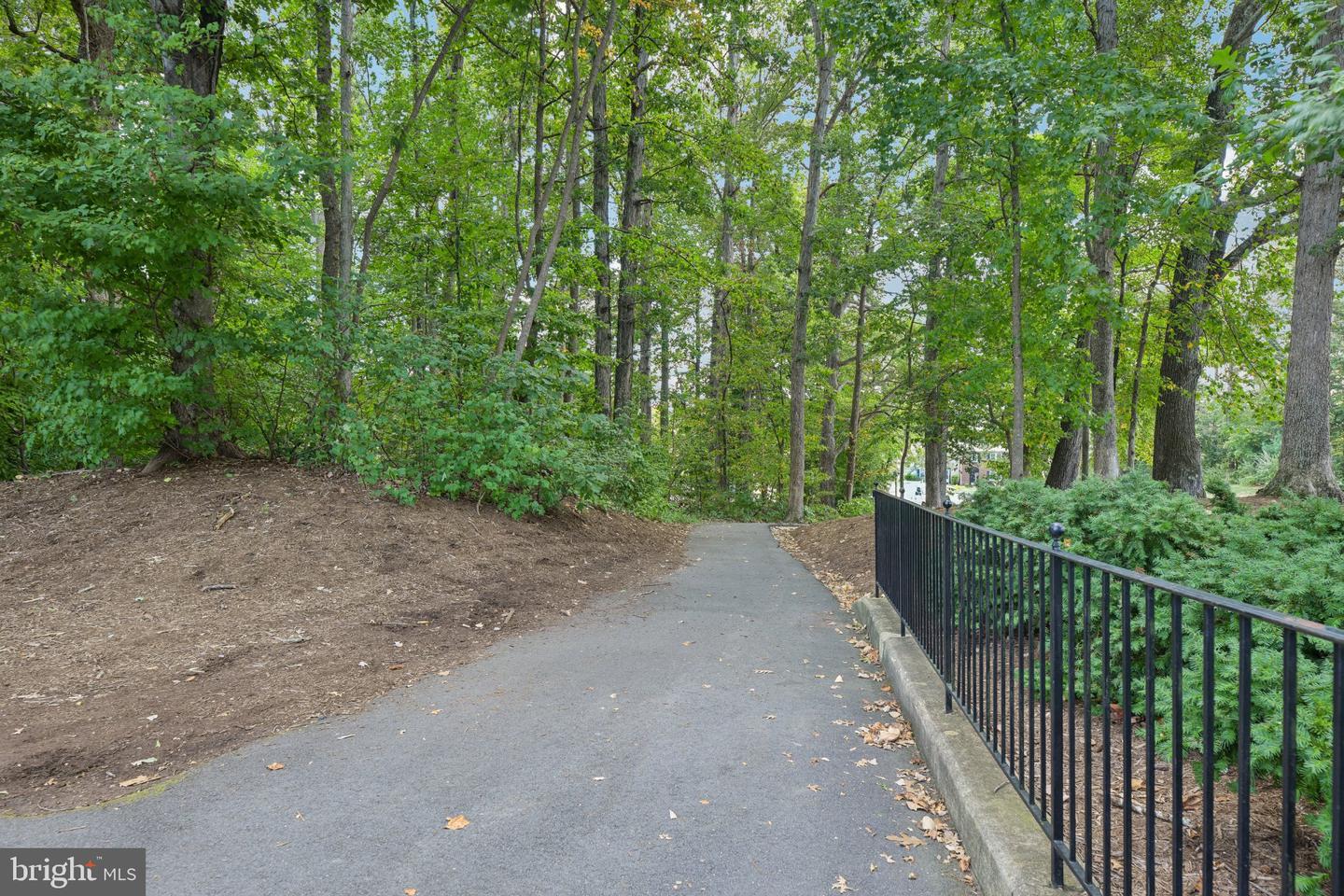 2841 Chablis Cir Property Photo 33