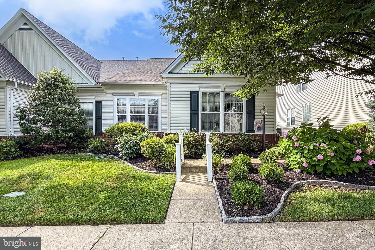 12851 Arnot Ln Property Photo 4