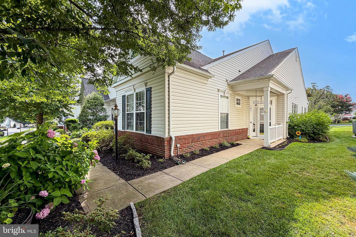 12851 Arnot Ln Property Photo 5