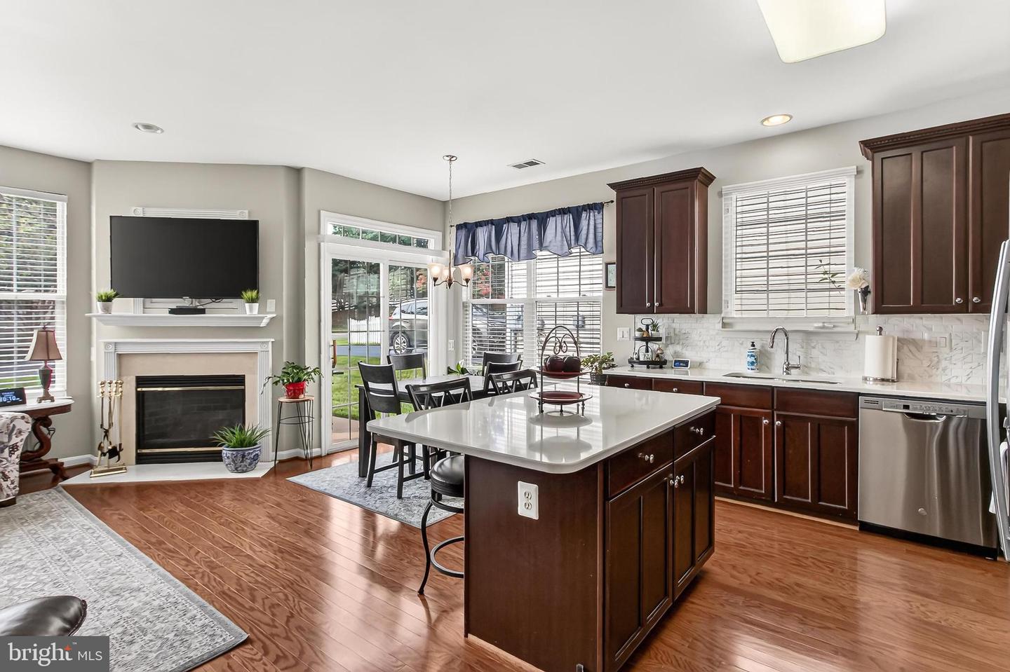 12851 Arnot Ln Property Photo 16