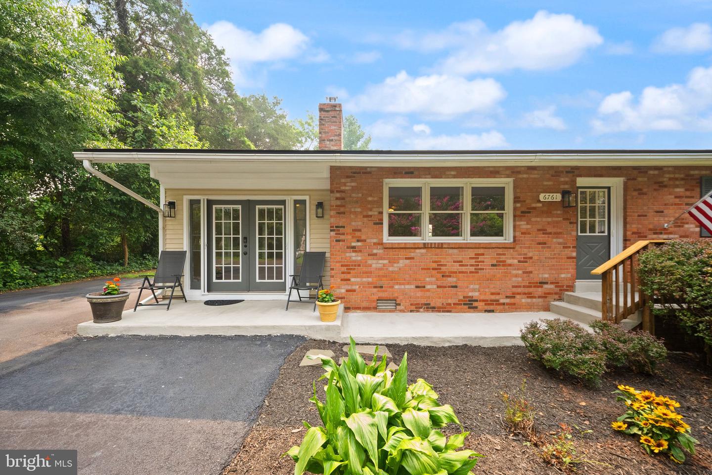 6761 Madison St Property Photo 4