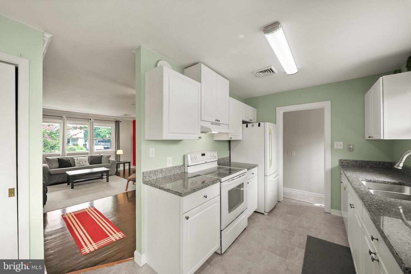 6761 Madison St Property Photo 12