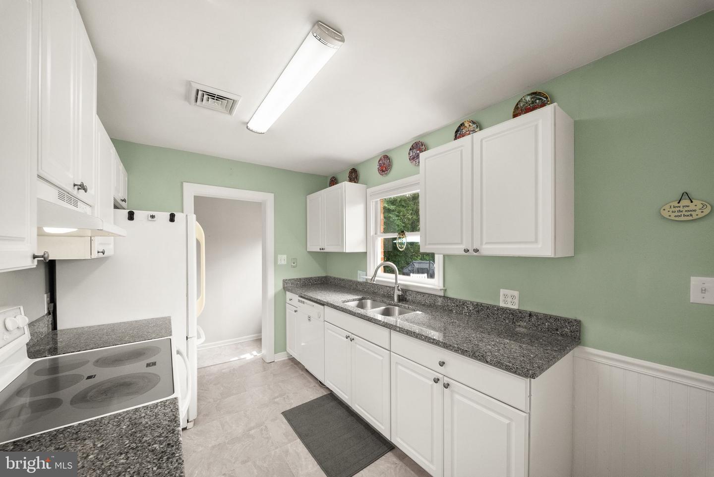 6761 Madison St Property Photo 14