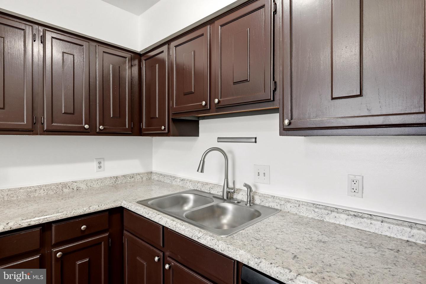 15011 Cherrydale Dr Property Photo 10