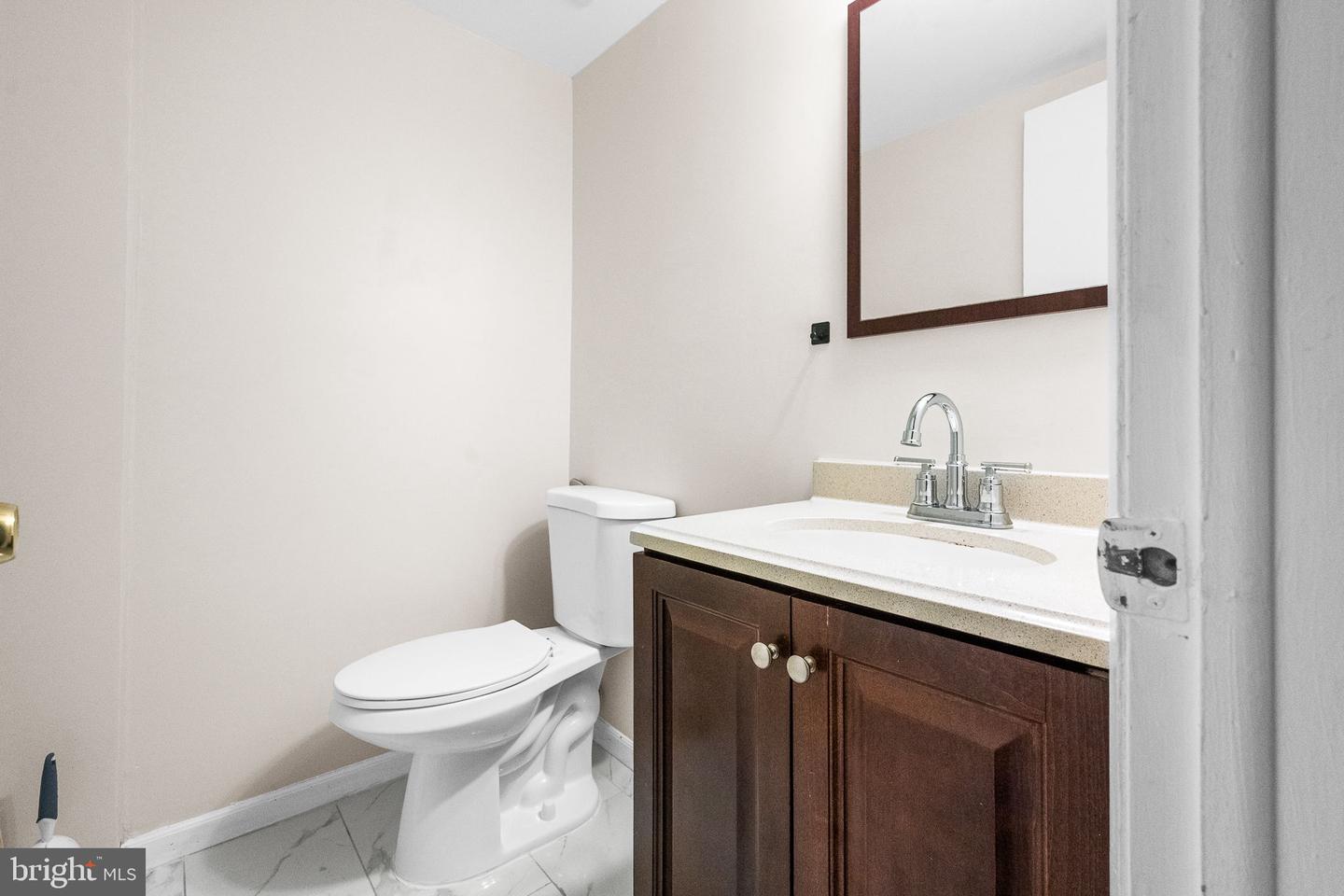 14382 Berkshire Dr Property Photo 8