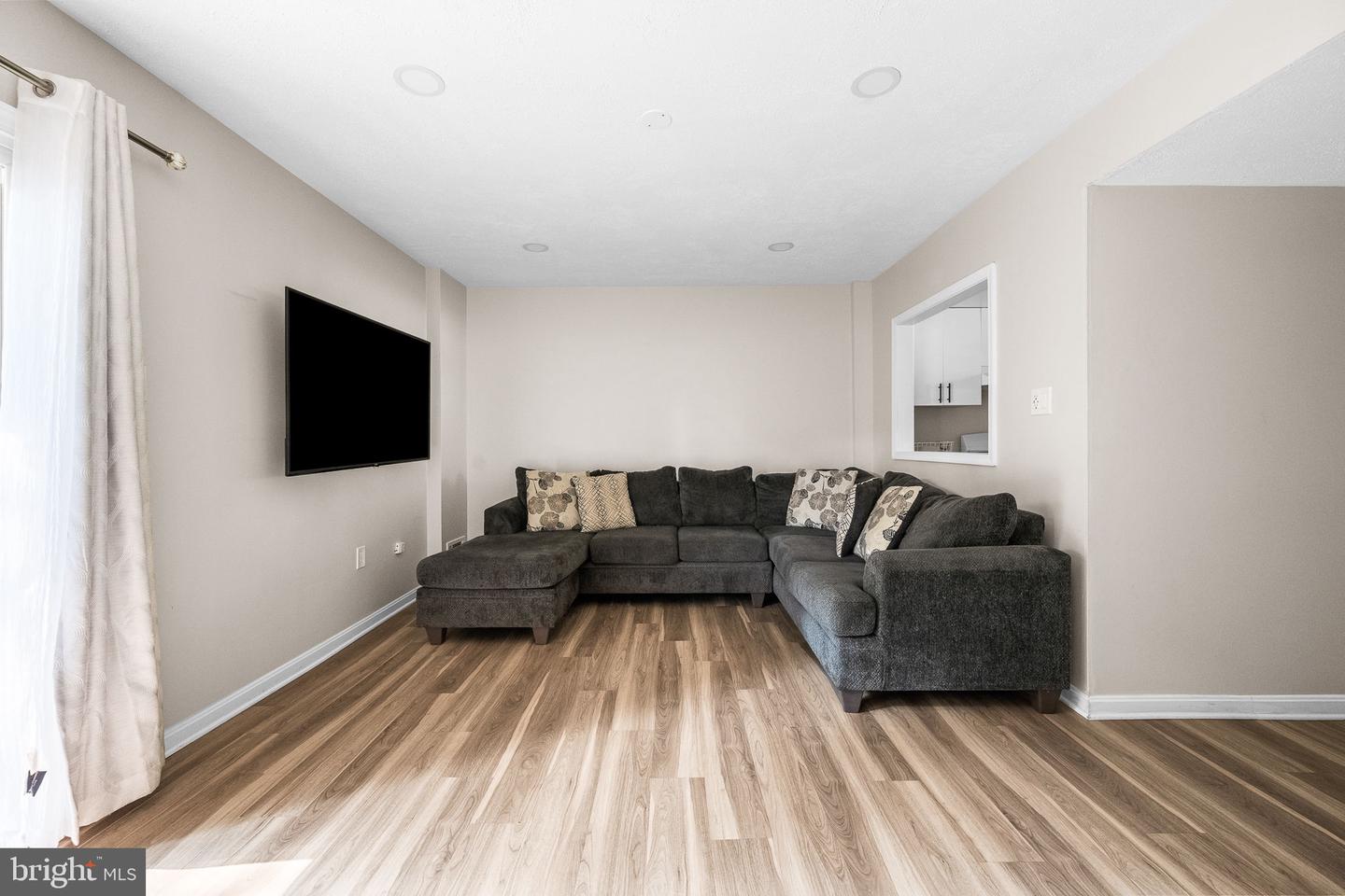 14382 Berkshire Dr Property Photo 9