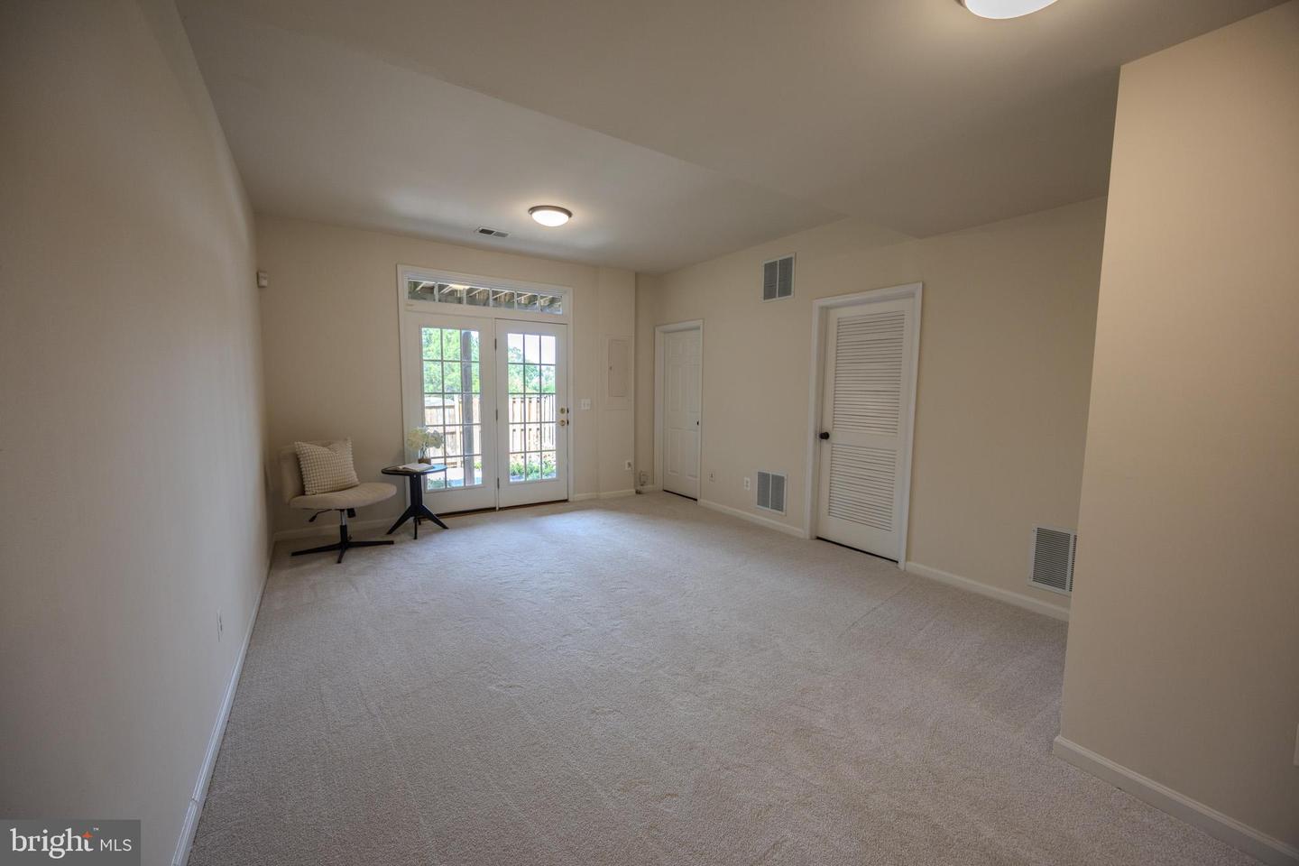 15090 Danehurst Cir Property Photo 5