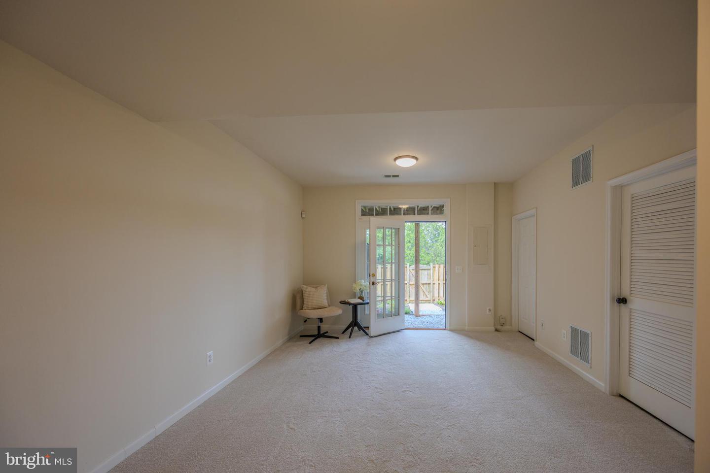 15090 Danehurst Cir Property Photo 6