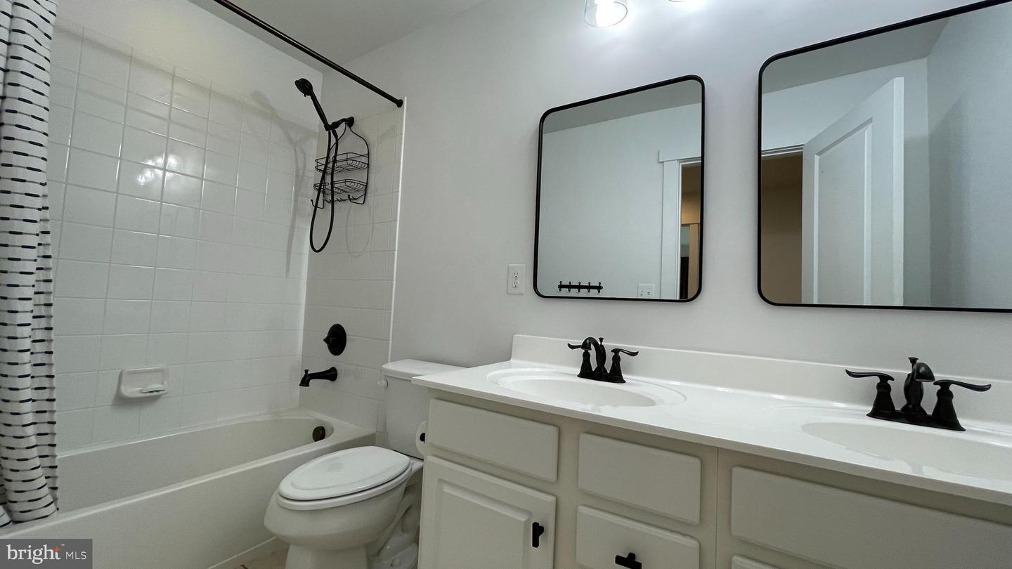 2309 Harmsworth Dr Property Photo 19