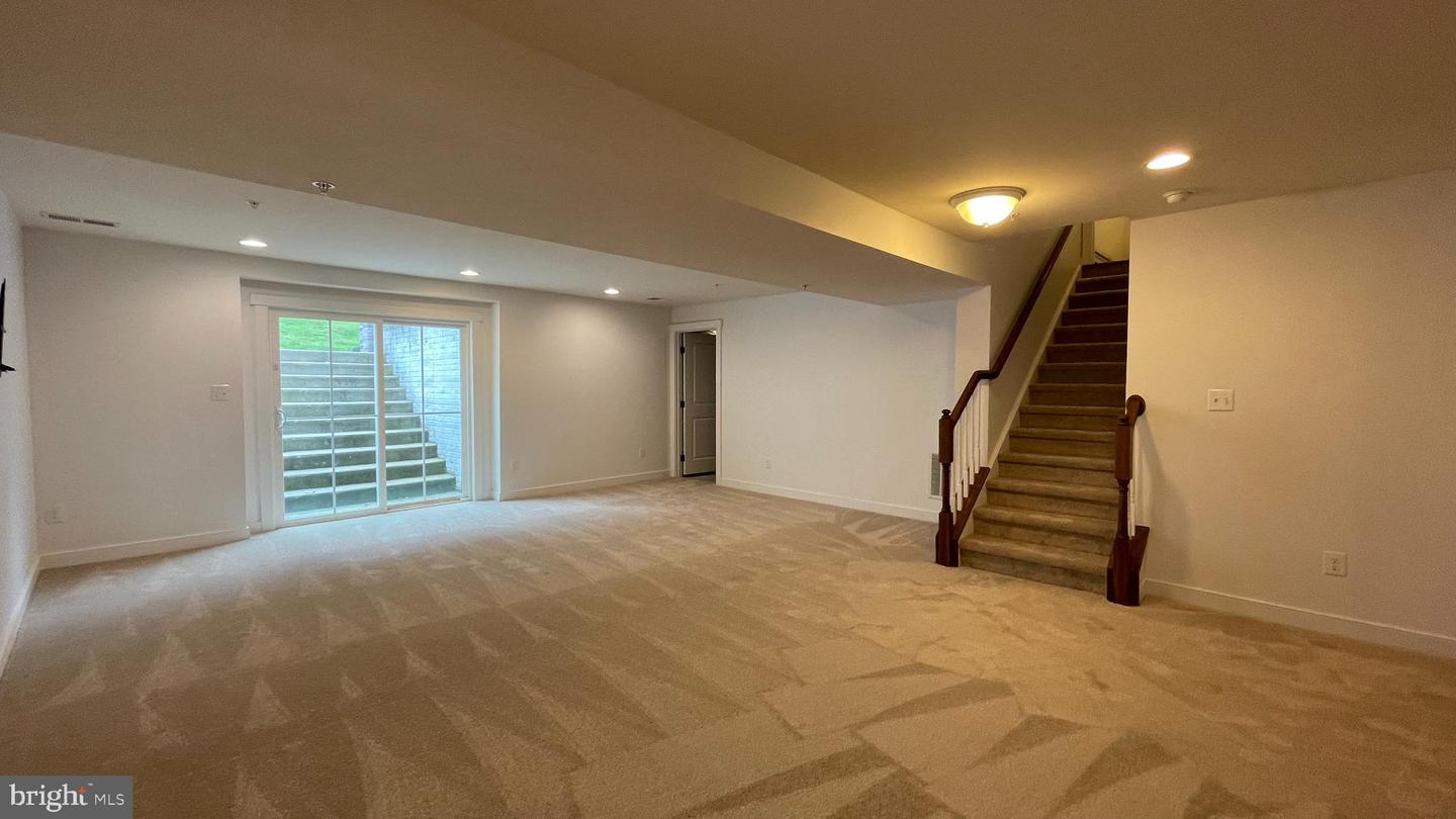 2309 Harmsworth Dr Property Photo 22