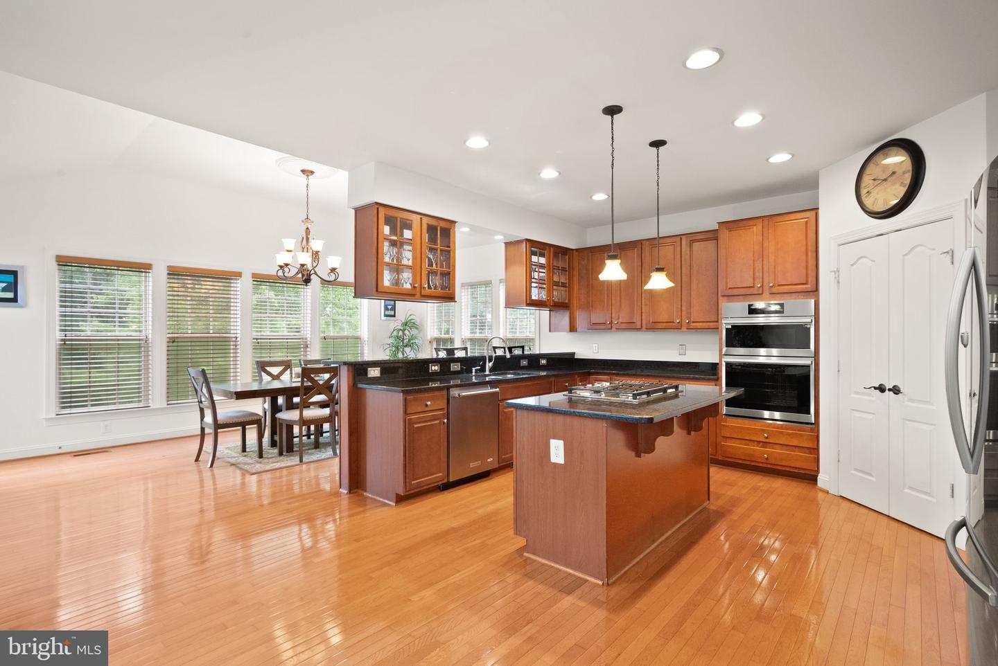 9121 Autumn Glory Ln Property Photo 14