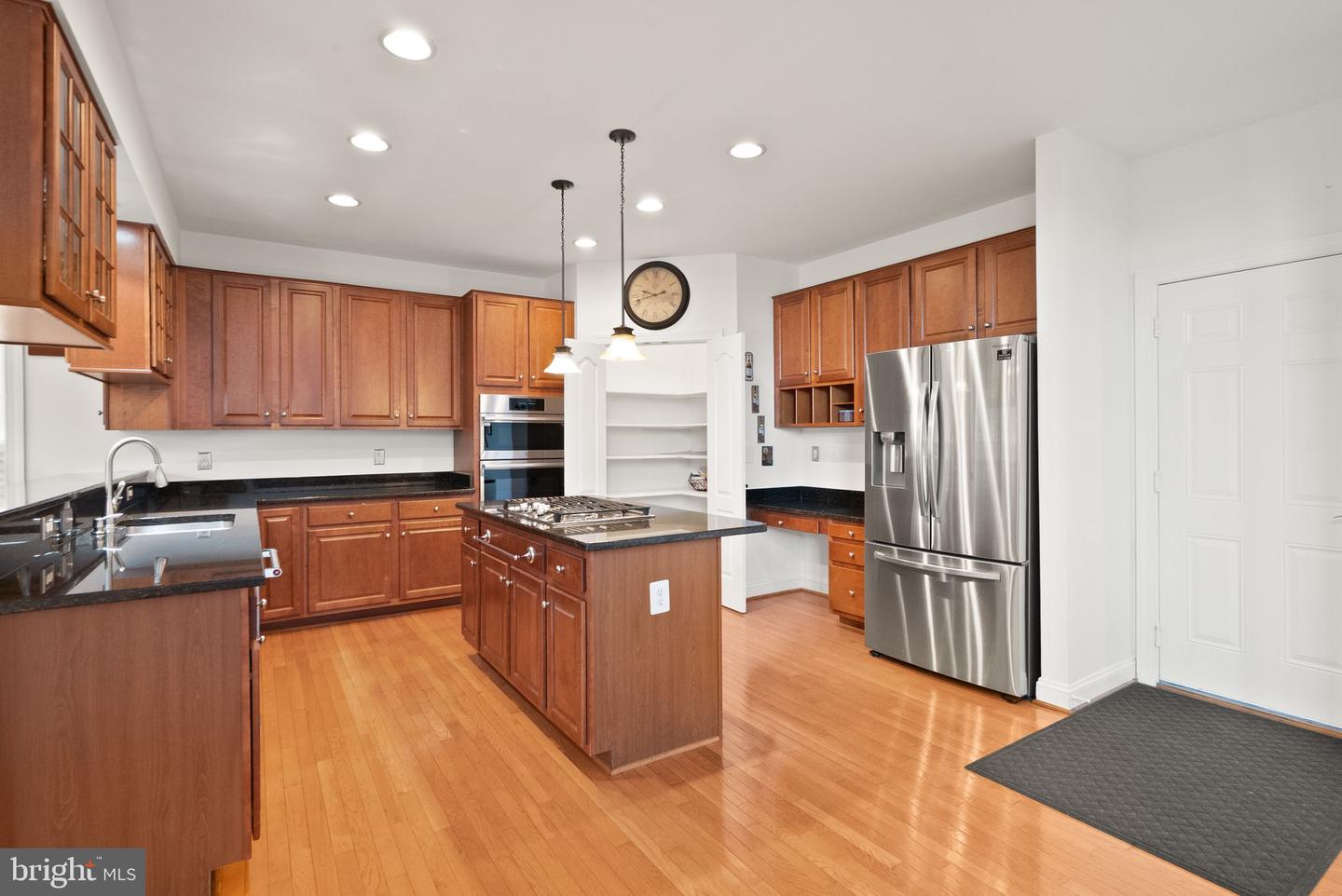 9121 Autumn Glory Ln Property Photo 15
