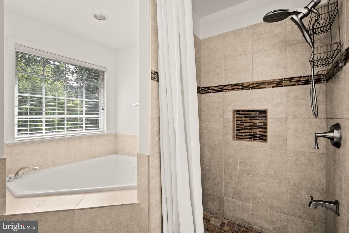 9121 Autumn Glory Ln Property Photo 42