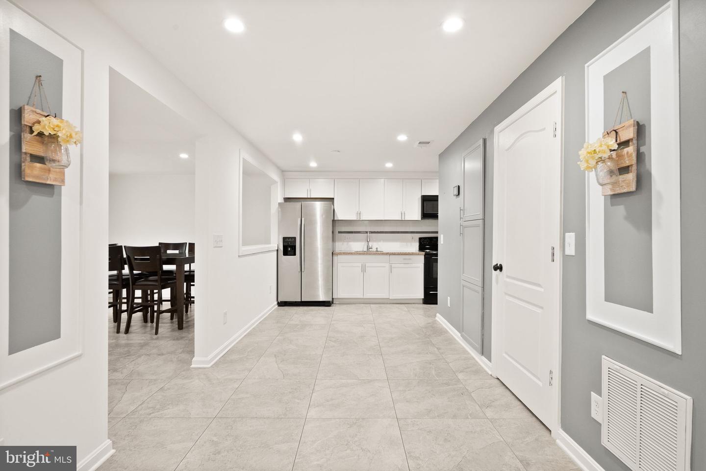 9121 Autumn Glory Ln Property Photo 54