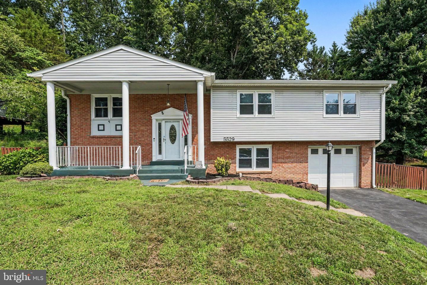 5529 Neddleton Ave Property Photo 1