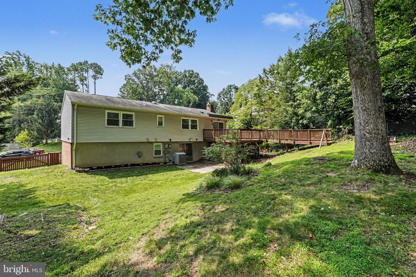 5529 Neddleton Ave Property Photo 5