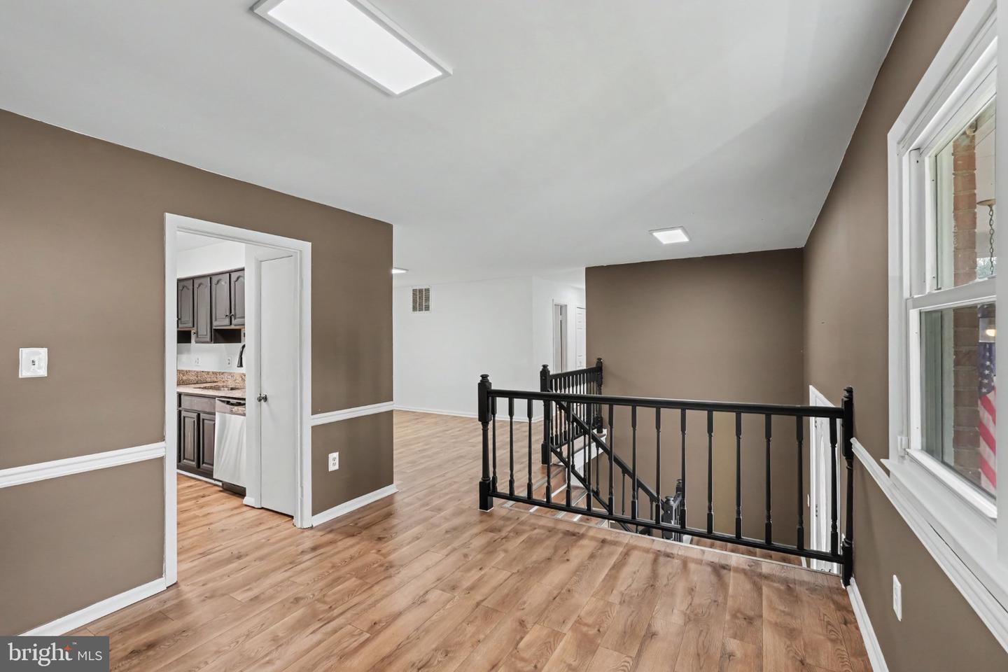 5529 Neddleton Ave Property Photo 6