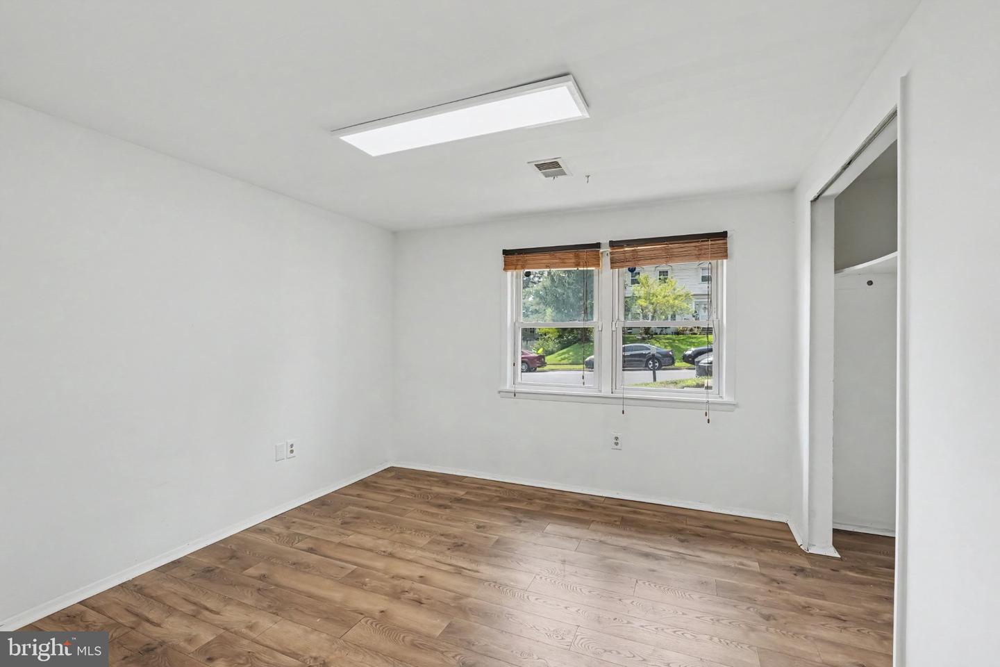 5529 Neddleton Ave Property Photo 20