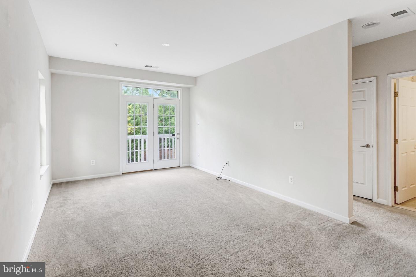 15072 Leicestershire St #102 Property Photo 12