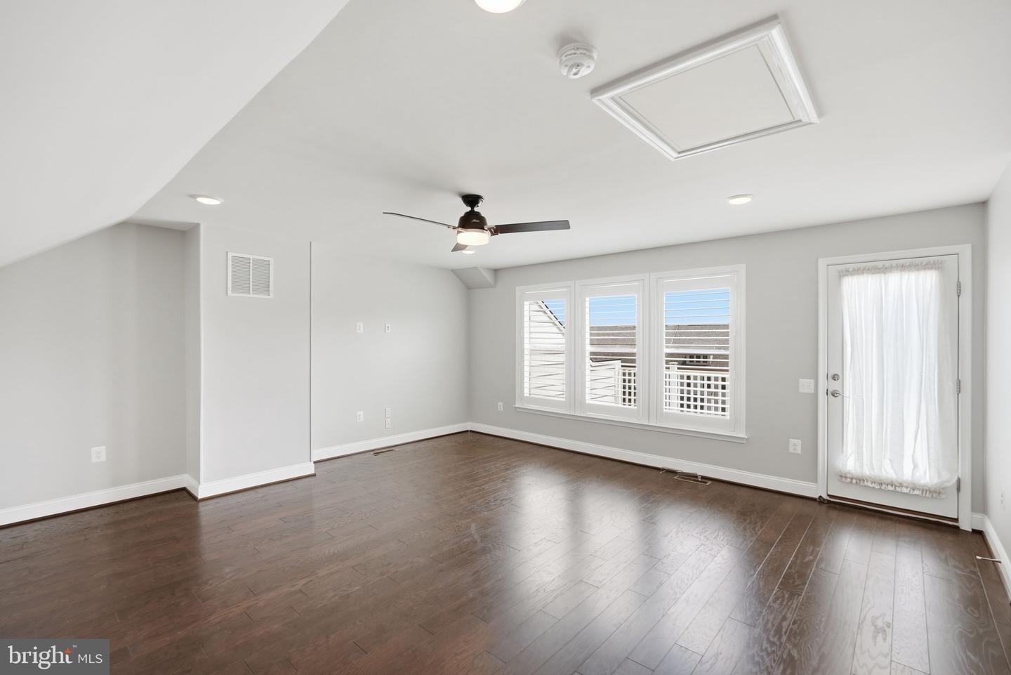 1857 Shadding Bay Ln Property Photo 32