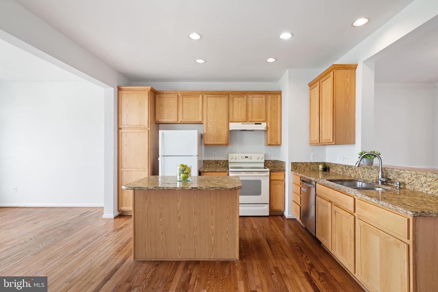 15056 Danehurst Cir Property Photo 9