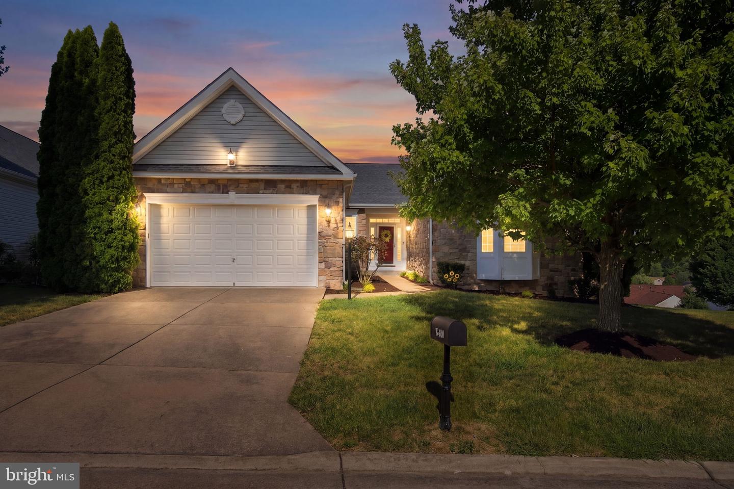 16469 Sparkling Brook Loop Property Photo 1