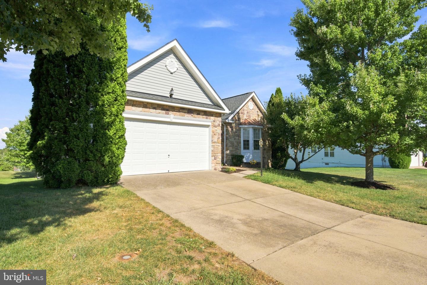 16469 Sparkling Brook Loop Property Photo 3