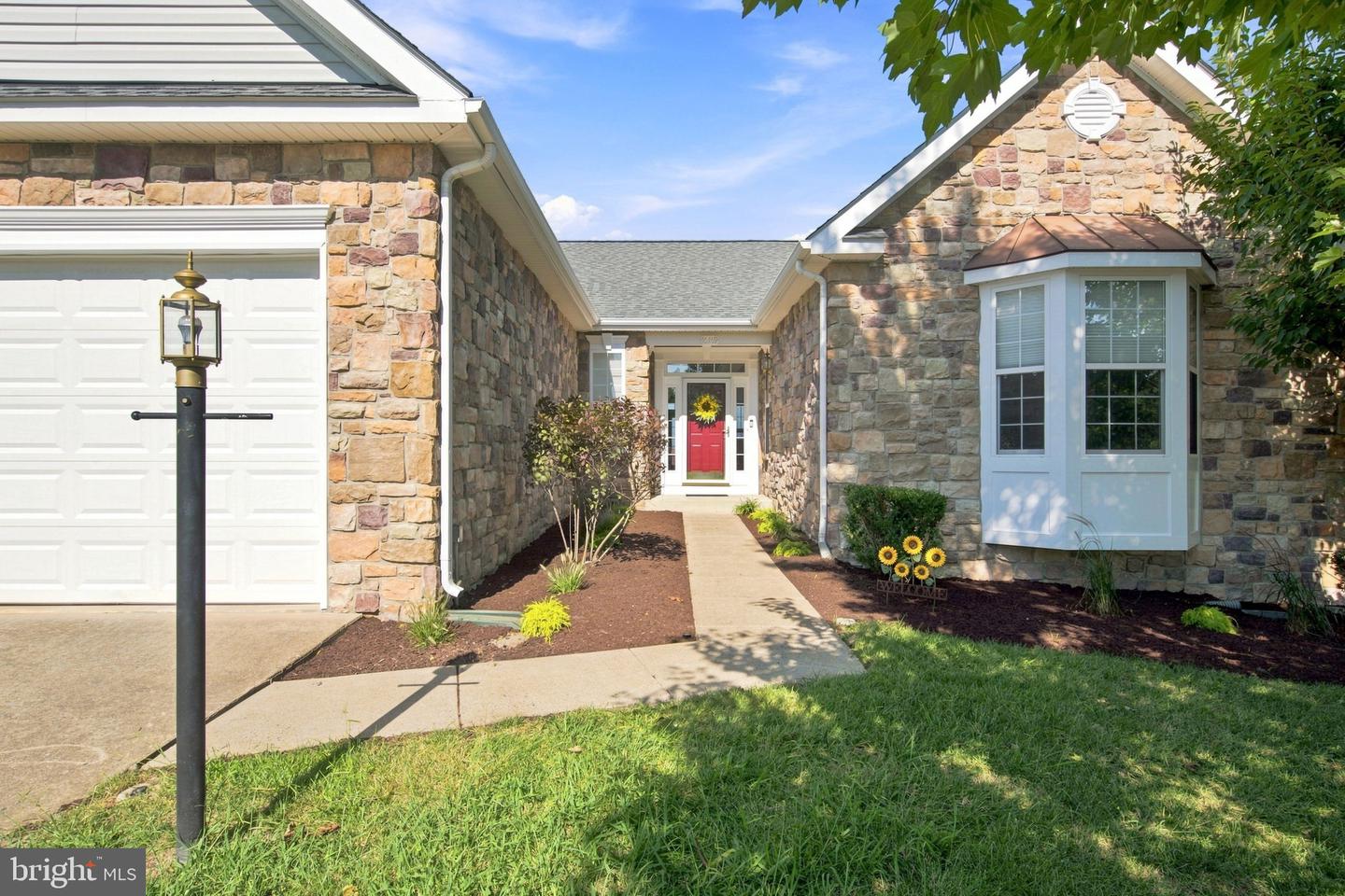 16469 Sparkling Brook Loop Property Photo 4