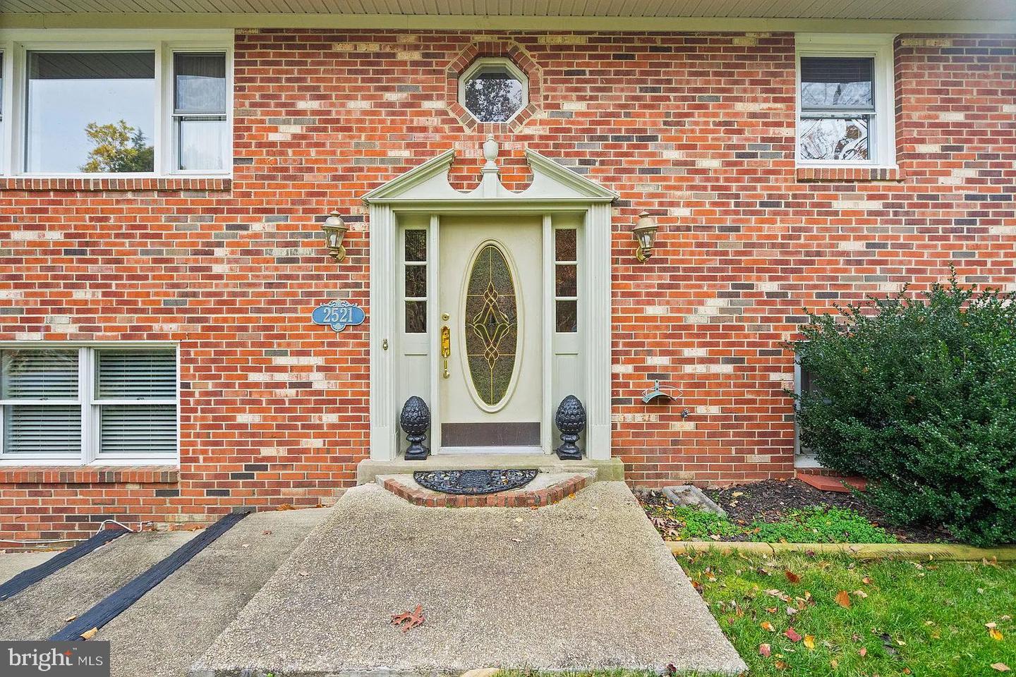 2521 YOUNGS DR