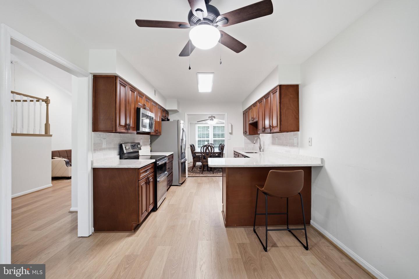 7825 Oak St Property Photo 6