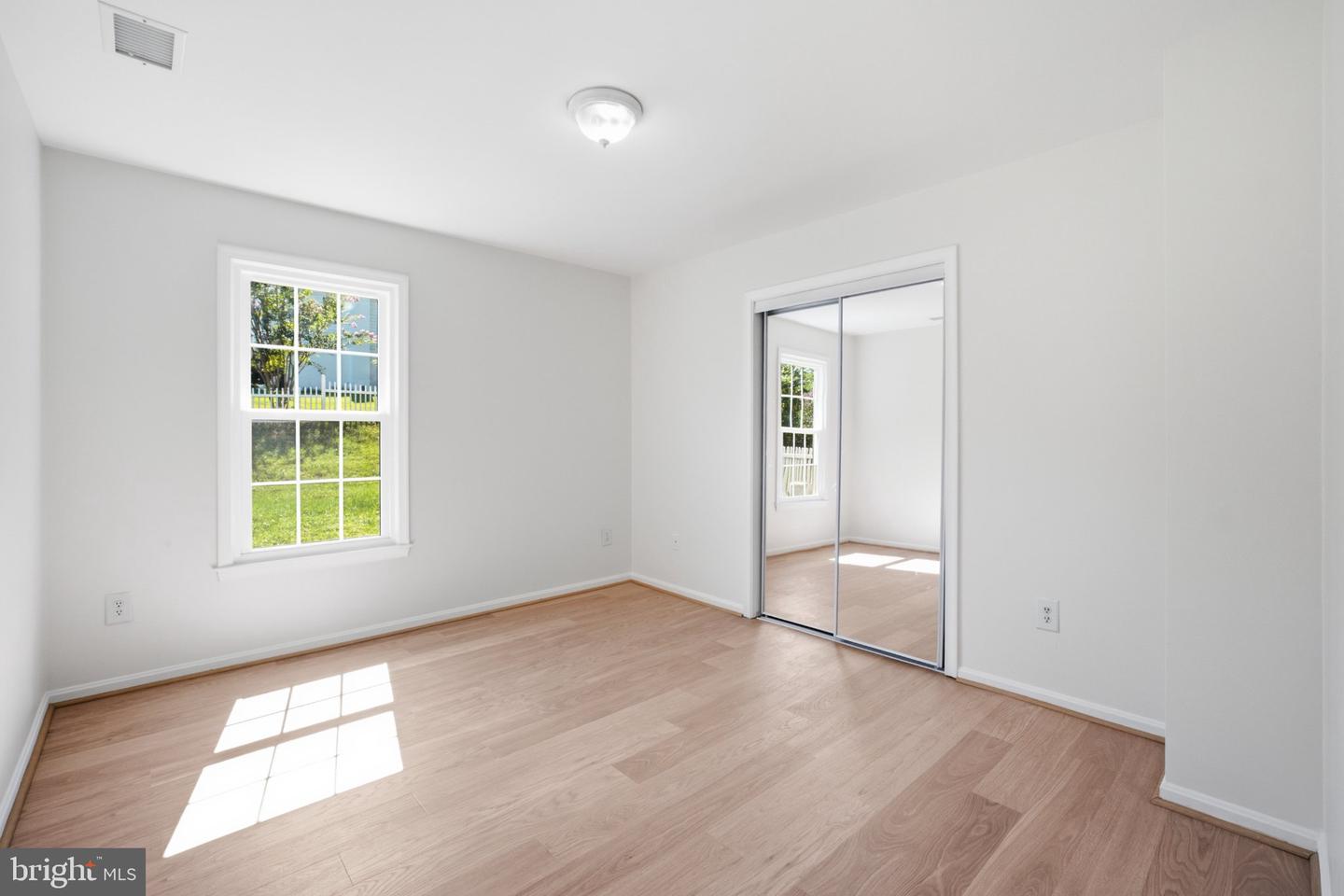 7825 Oak St Property Photo 16