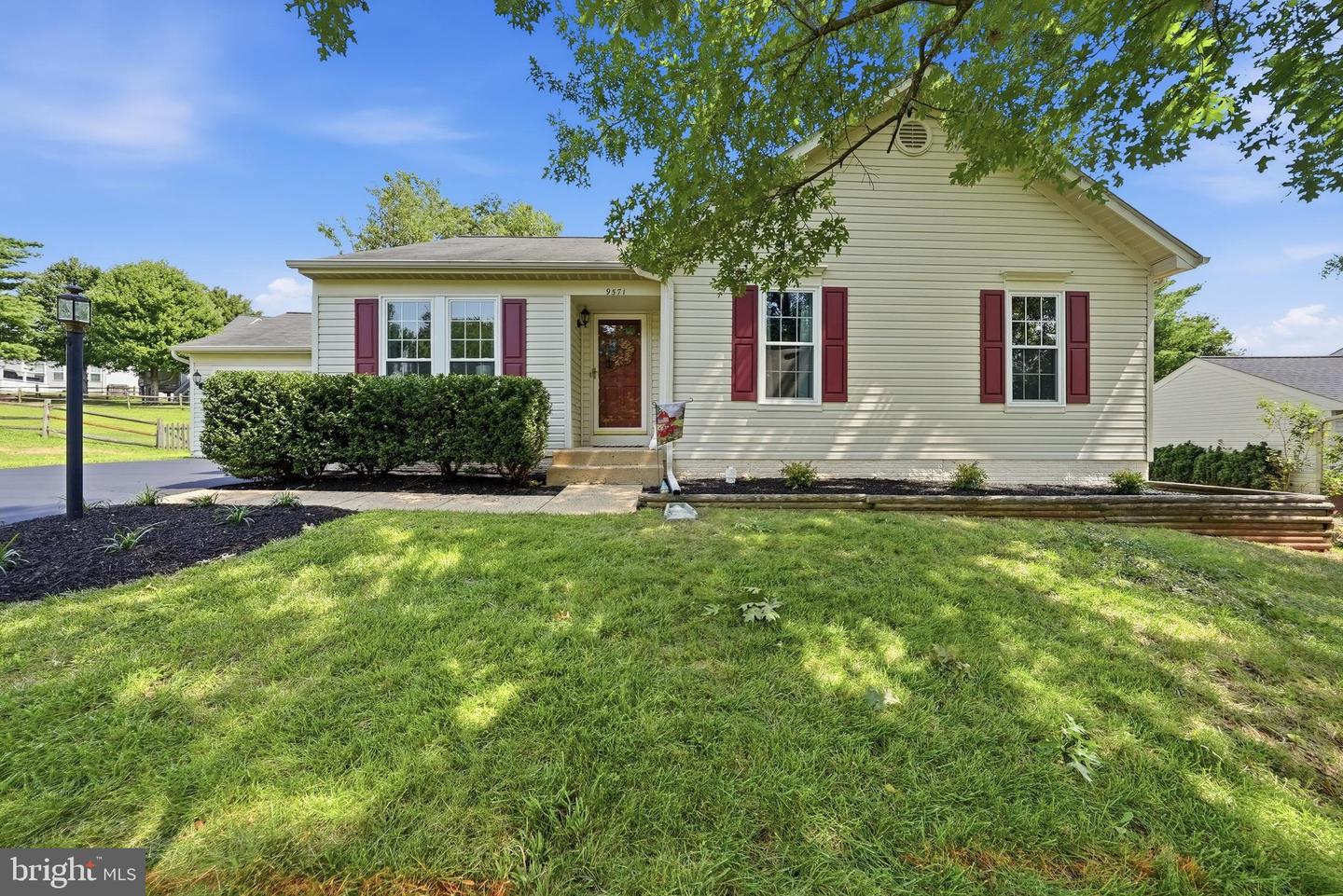 9571 Basilwood Dr Property Photo 2
