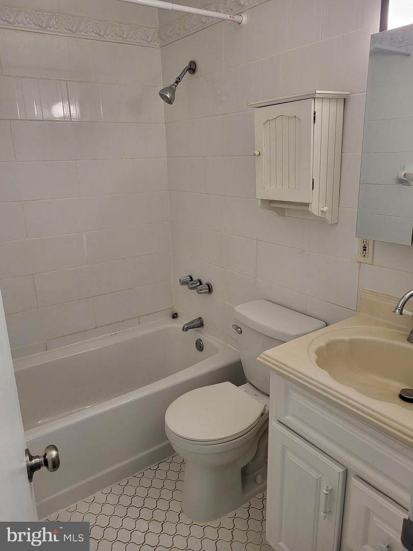 13416 Hillendale Dr Property Photo 10