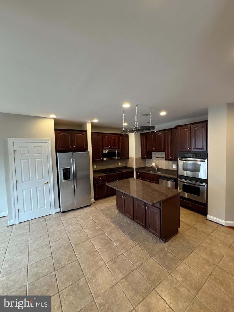 6912 Witton Cir Property Photo 6