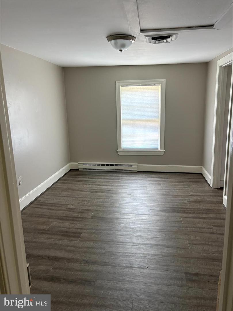406 Mill St #a Property Photo 3