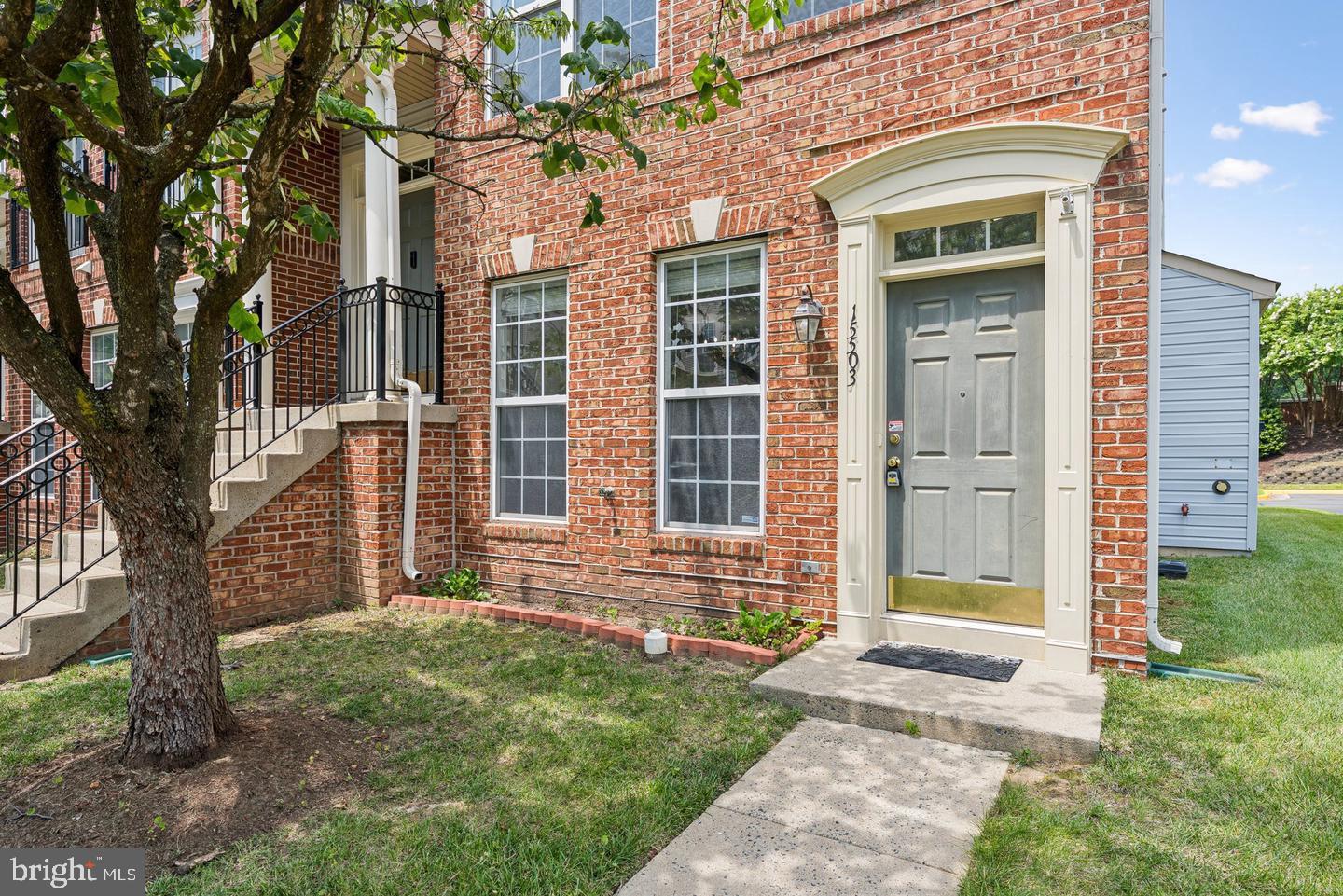 15503 JOHN DISKIN CIR #32 Property Photo 1
