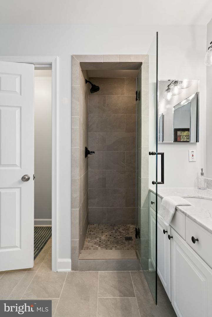 15547 Atterbury Ct Property Photo 37