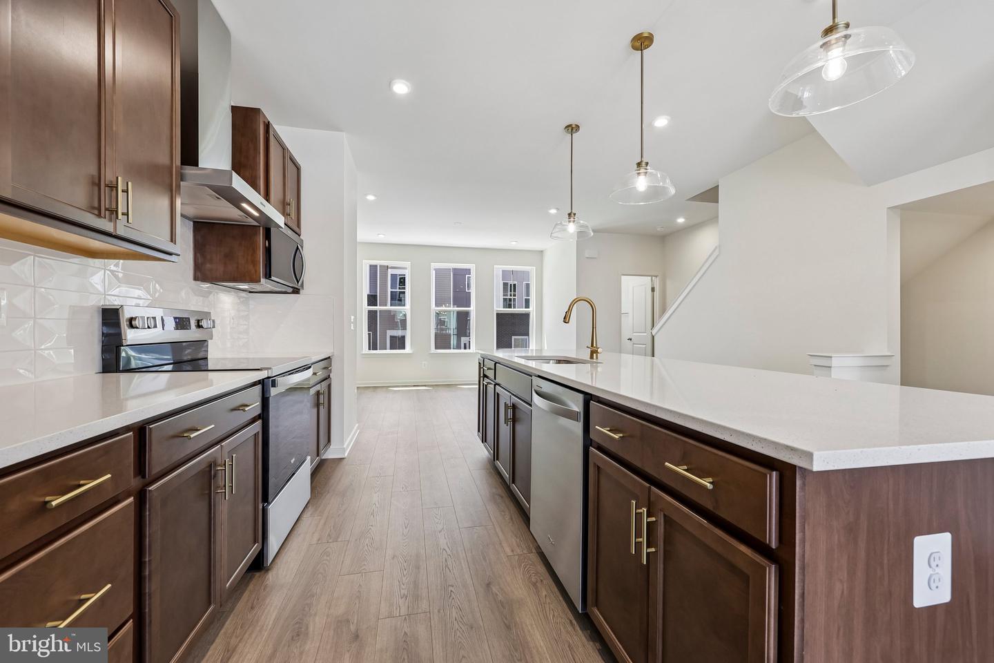 18020 Alicia Ave Property Photo 2