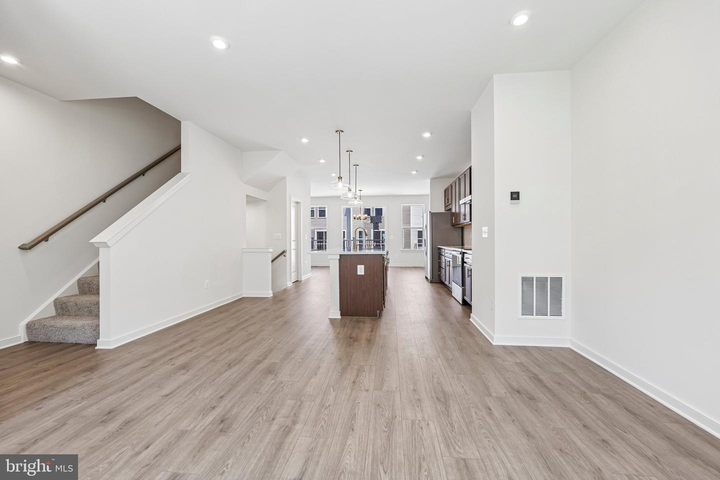 18020 Alicia Ave Property Photo 4