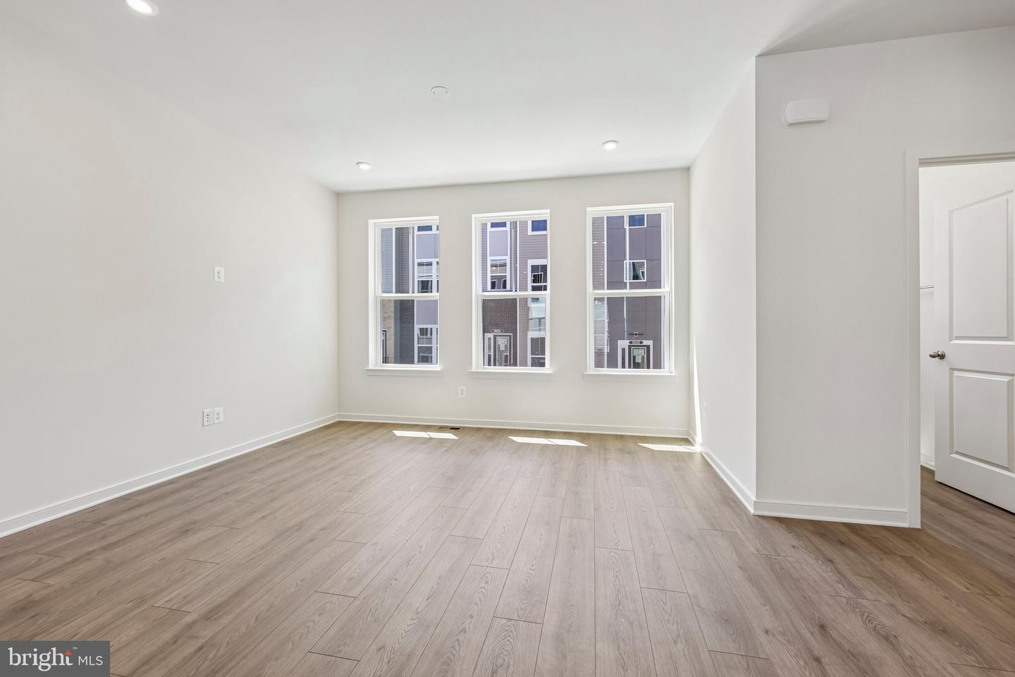 18020 Alicia Ave Property Photo 5