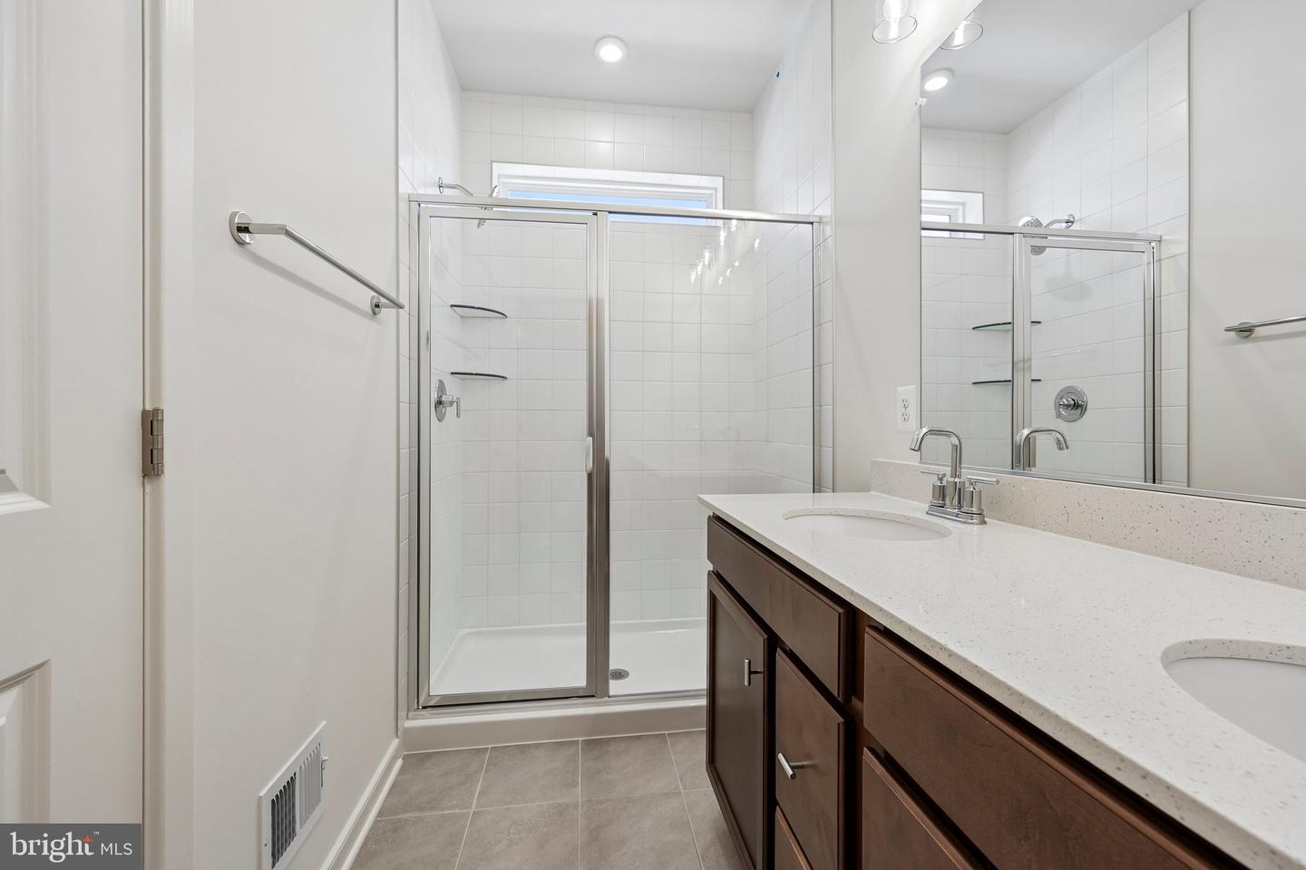 18020 Alicia Ave Property Photo 12