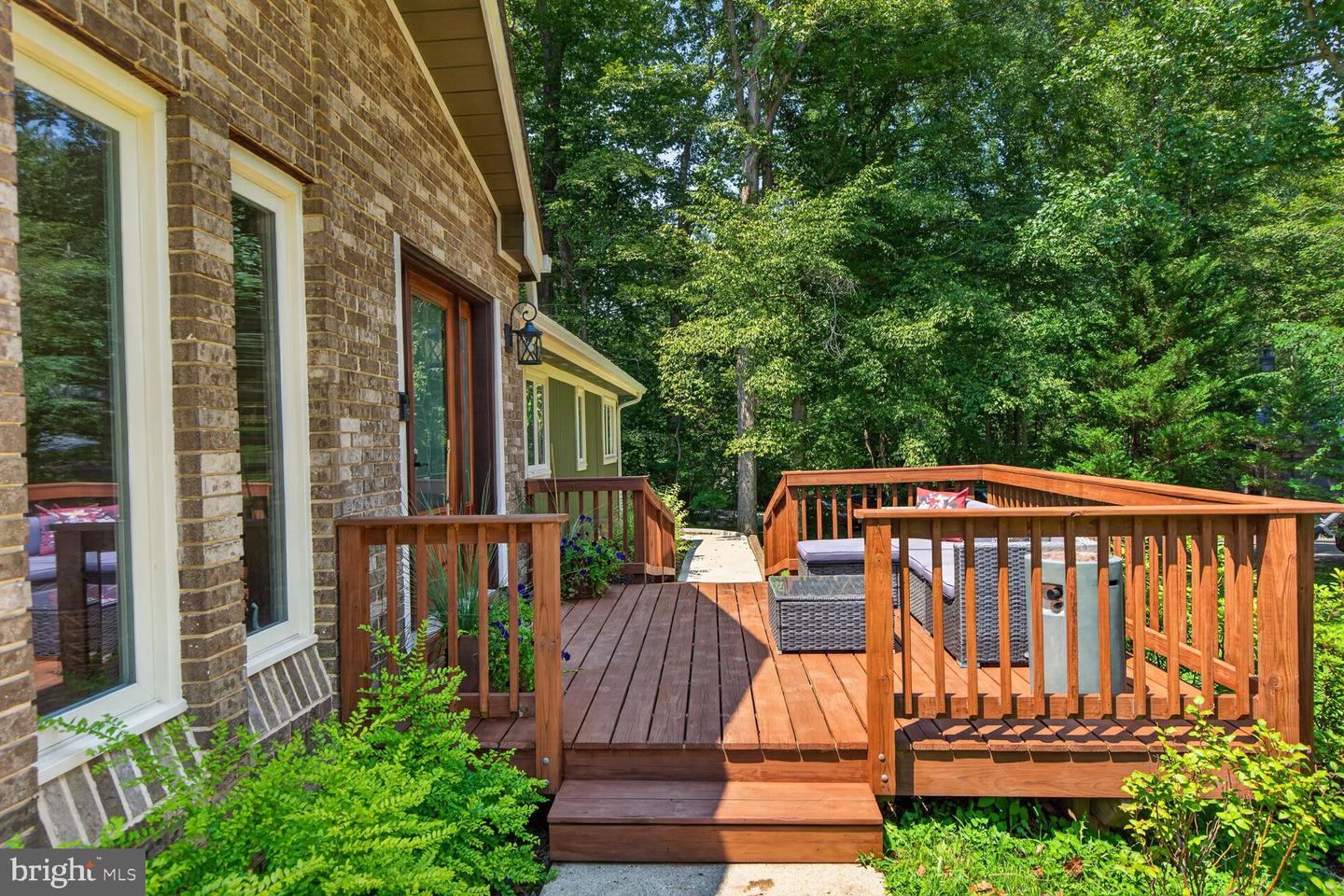 6273 Occoquan Forest Dr Property Photo 2