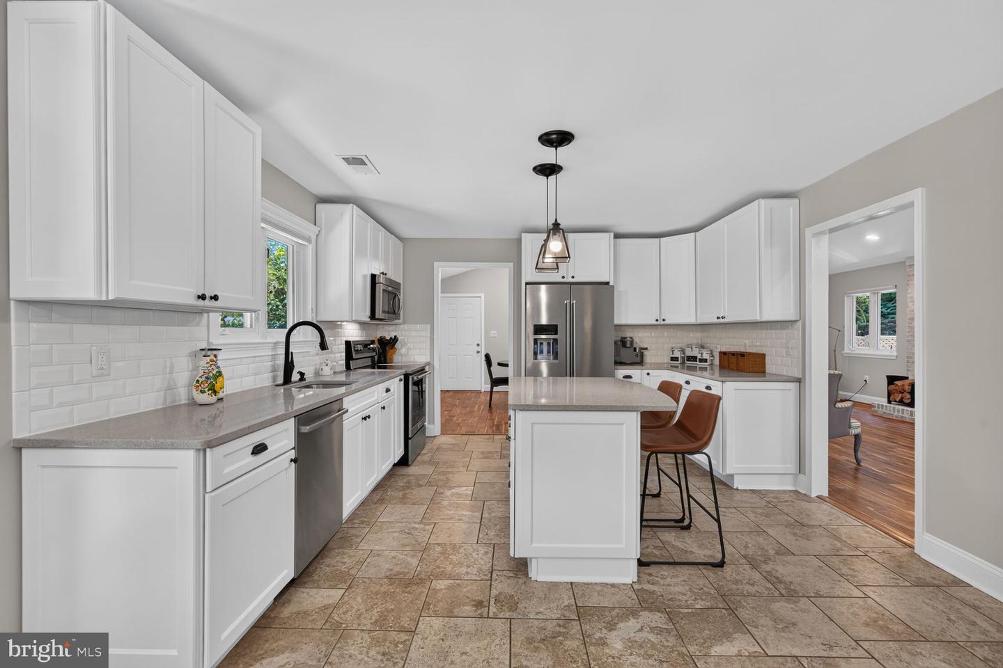 6273 Occoquan Forest Dr Property Photo 8