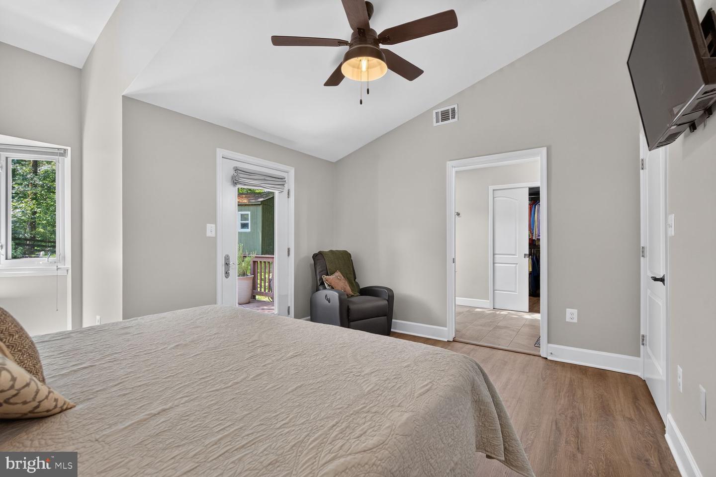 6273 Occoquan Forest Dr Property Photo 25